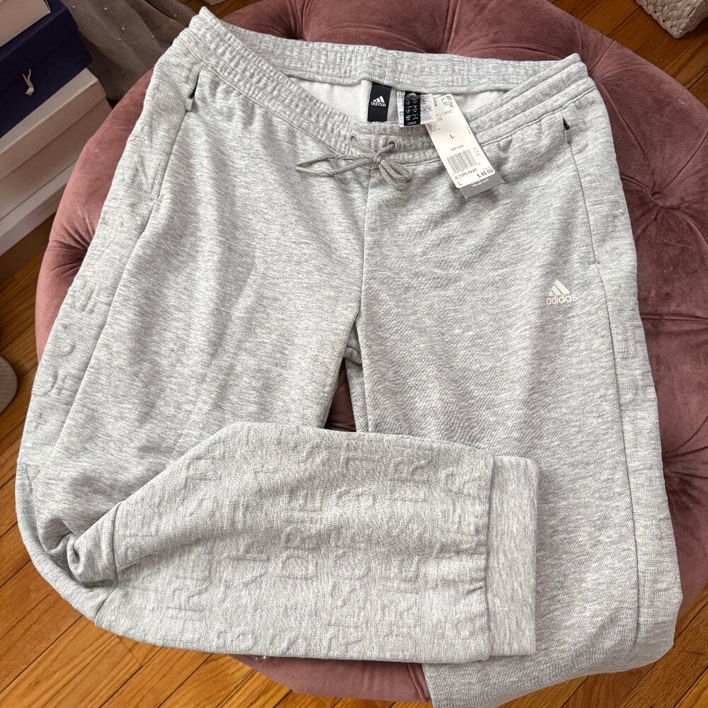 ADIDAS- WOMENS- TYPO PANT- HEATHER GREY